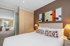 Belle Escapes - Glenelg Seaside Apartment